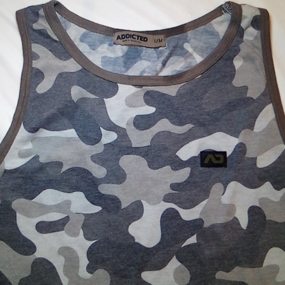 Addicted, Size Large, Camo, Tank Top